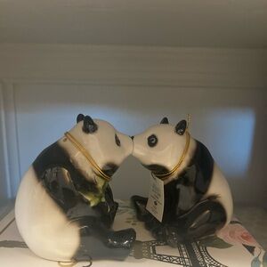 NWT Panda Ceramic Salt and Pepper Shaker set